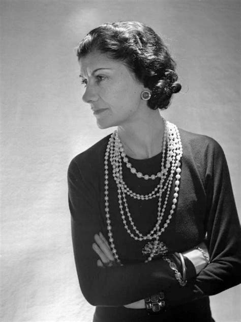 vestido negro coco chanel|Historia del little black dress: quién lo inventó, Coco Chanel LBD.